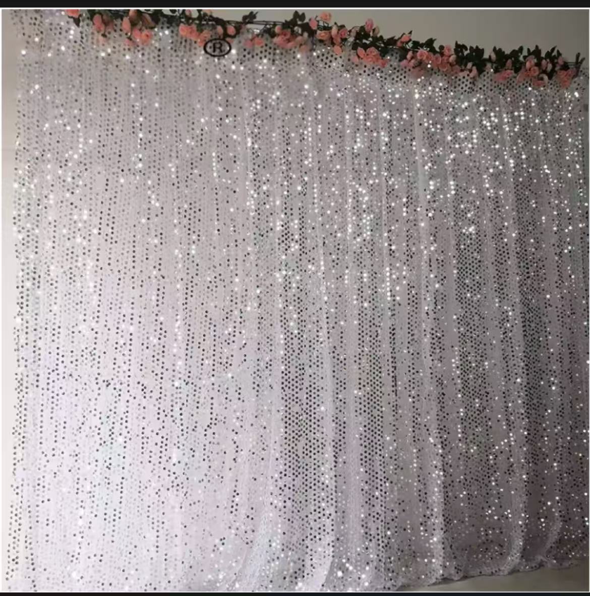 Sequin Fabric Panel - 6.5X5FT Gümüş Simli Pul Kumaş Fotoğraf